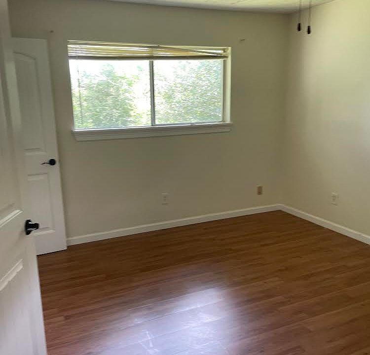 1st image of 5842 Effingham Dr