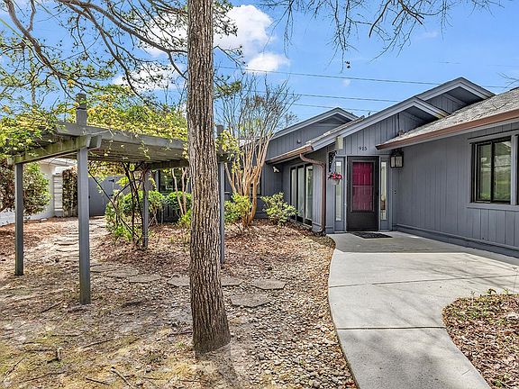 2nd image of 915 Cedarwood Circle