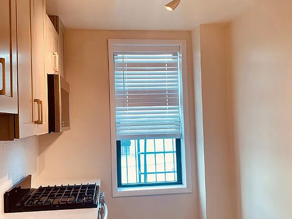 2nd image of 7 Laidlaw Ave APT 44