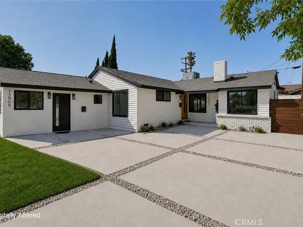 13907-13909 Wyandotte St, Van Nuys, CA 91405