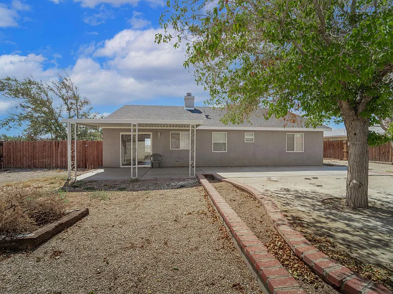 8497 Tamarack Ave — Photo 22