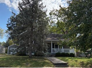 203 SE 4th St, Lees Summit, MO 64063