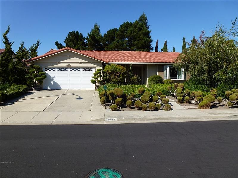 1st image of 2643 Gamblin Dr