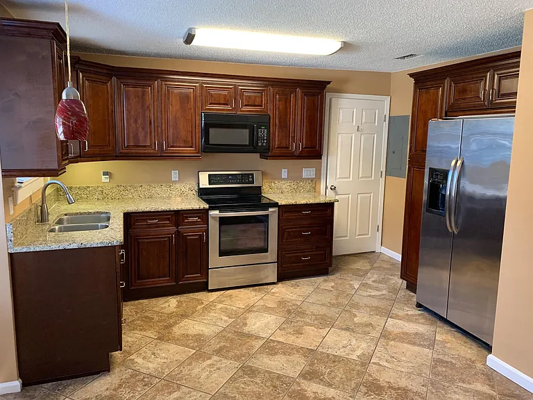 1815 Bartram Rd — Photo 2