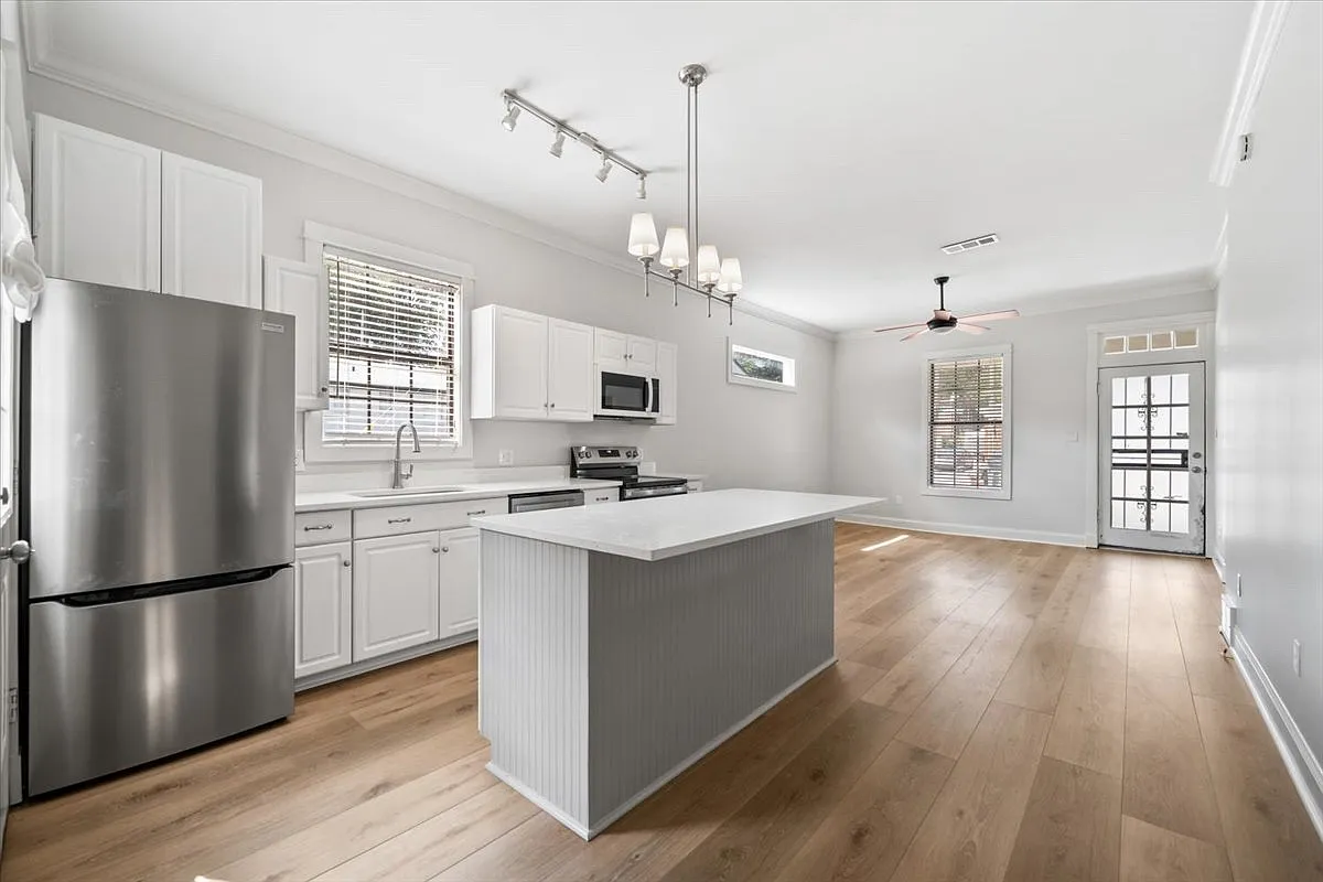 70 N Rembert St — Photo 4