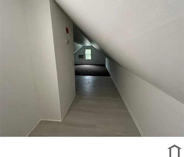 11010 Dove Avenue - Up — Photo 3