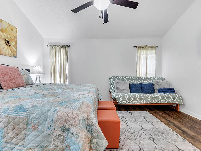 8301 Manhatten Dr — Photo 32
