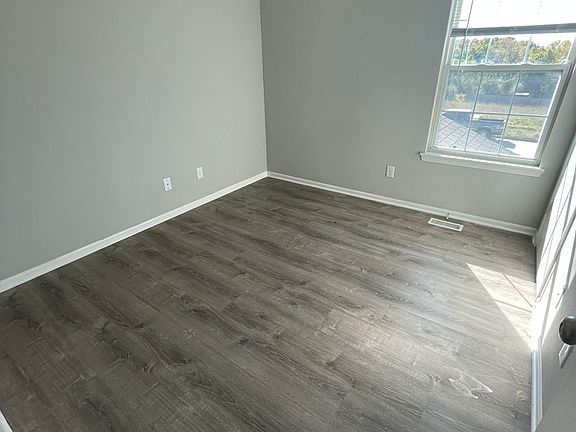 5th image of 655-657 W Country Squire Ct #655