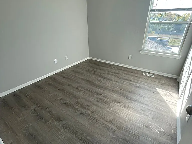 695-697 W Country Squire Ct — Photo 9