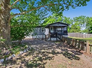 2007 Hester St, Pascagoula, MS 39581