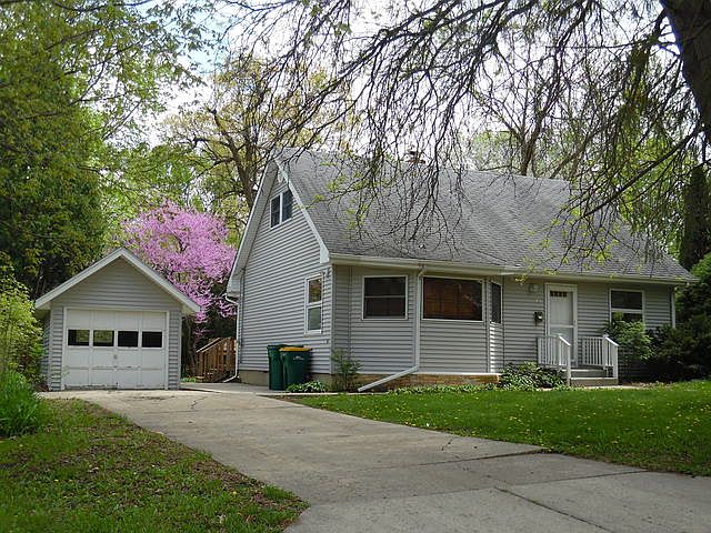 1st image of 303 Delcy Dr