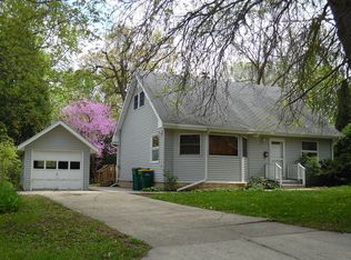 303 Delcy Dr, Dekalb, IL 60115