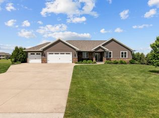 W8930 Madeline Ln, Hortonville, WI 54944