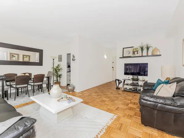 2 Fordham Hill Oval image 5 of 18