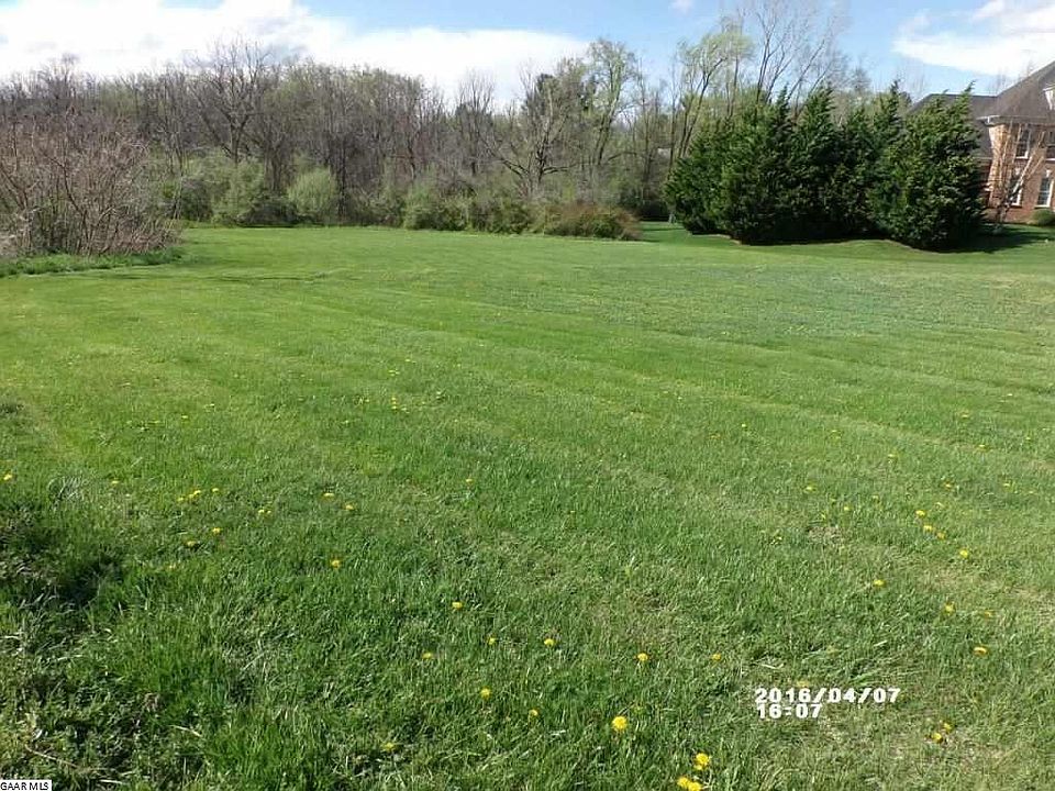2nd image of 1649 Summit Dr