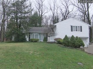 960 Margate Dr, Akron, OH 44313