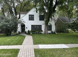 202 Conklin Ave, Grand Forks, ND 58203