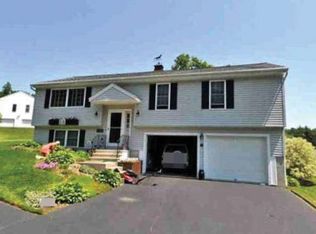 14 Pinewood Ln, Worcester, MA 01609
