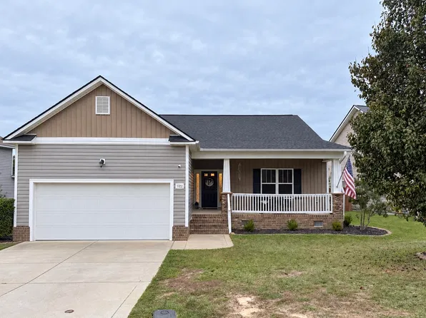 1722 Zion Dr, Fayetteville, NC 28301