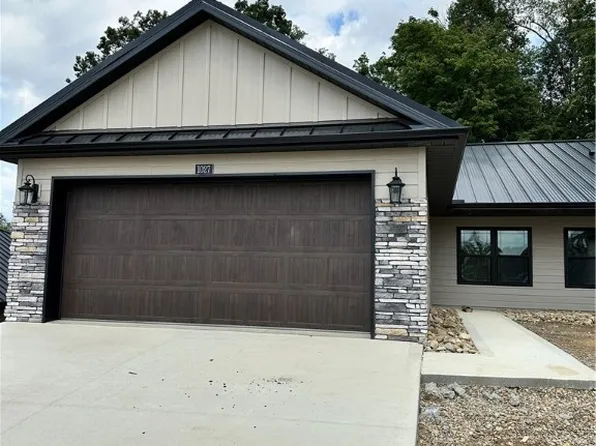 1027 Sycamore Ln, Millersburg, OH 44654