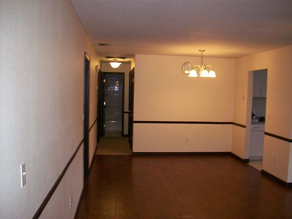 3rd image of 2806 NE 18th Ct
