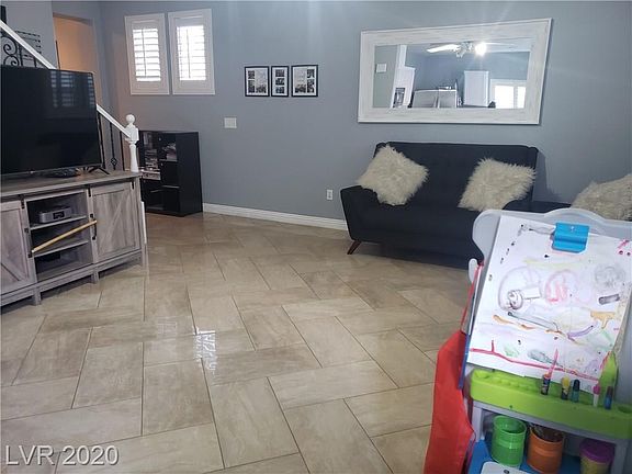 3rd image of 2433 Crane Ct