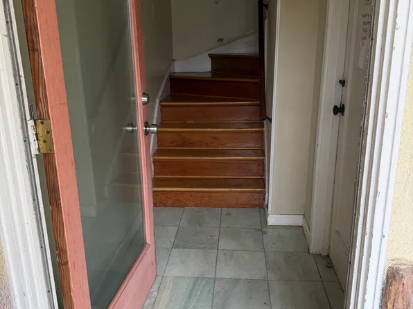 426 Arch St #A, San Francisco, CA 94132