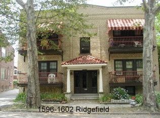 1596 Ridgefield Rd, Cleveland, OH 44118