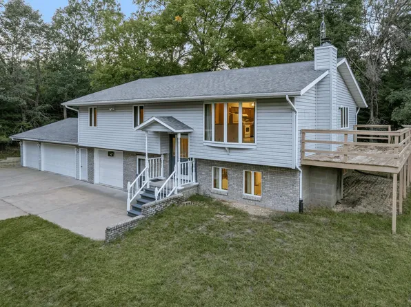 W8325 Larson Ln, New Lisbon, WI 53950