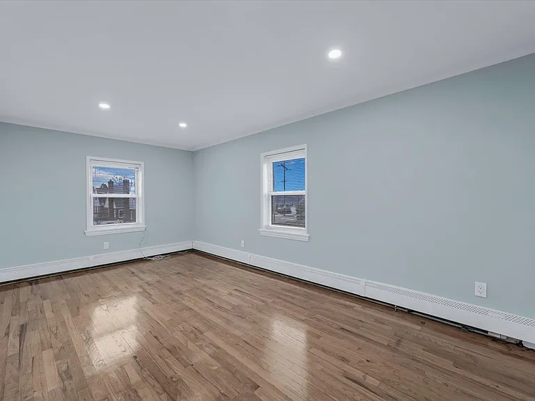 650 8th Ave #2 — Photo 7