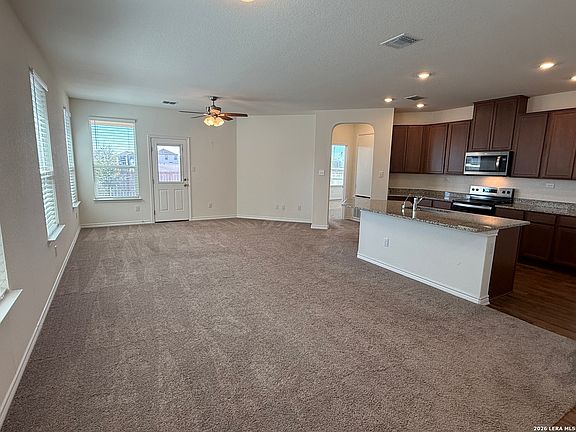 4th image of 4172 Carraway