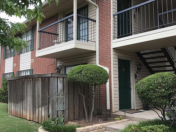 3rd image of 4400 Hemingway Dr APT 212