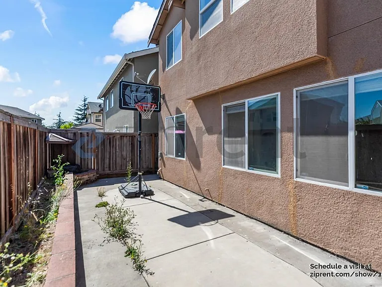 419 Malcolm Dr — Photo 36