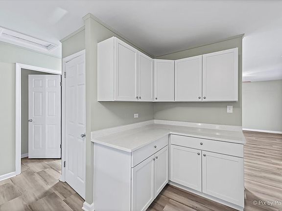 5th image of 254 Hickory Dr