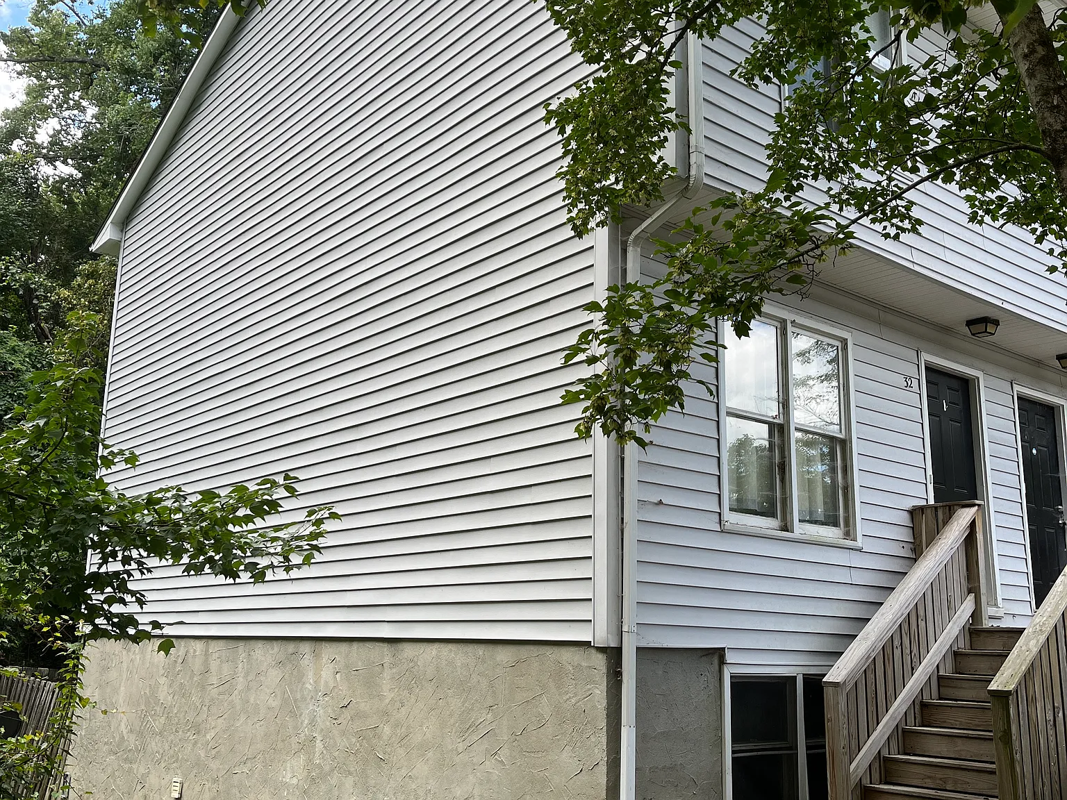 2 bed, 2.5 bath, 1024 sqft, $1,100 — Photo 2