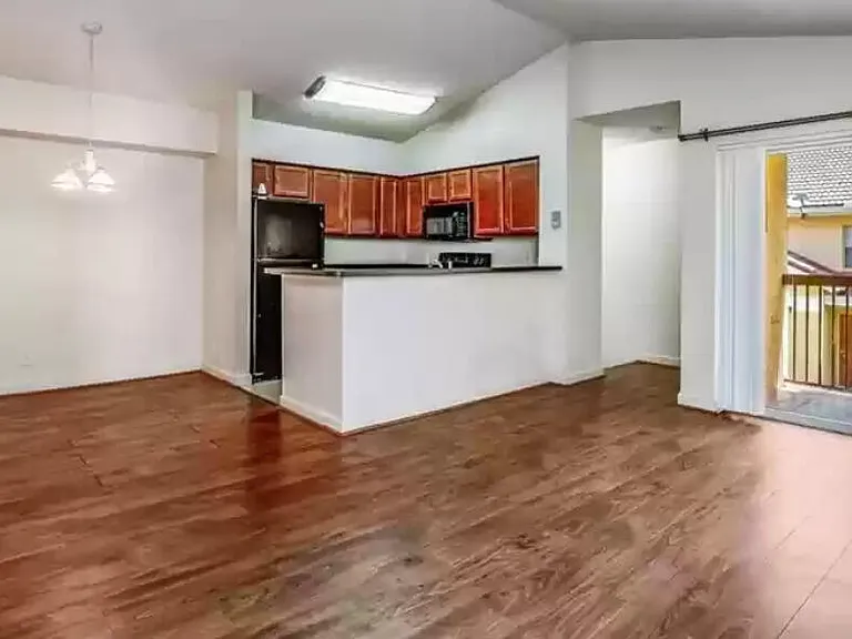 7630 Westwood Dr #313 — Photo 8