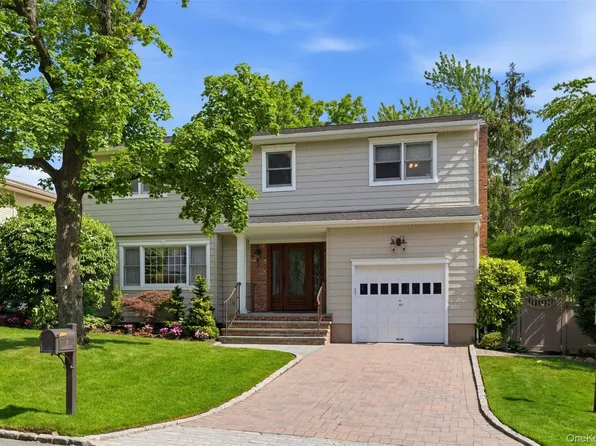 7 Lawrence Court, Syosset, NY 11791