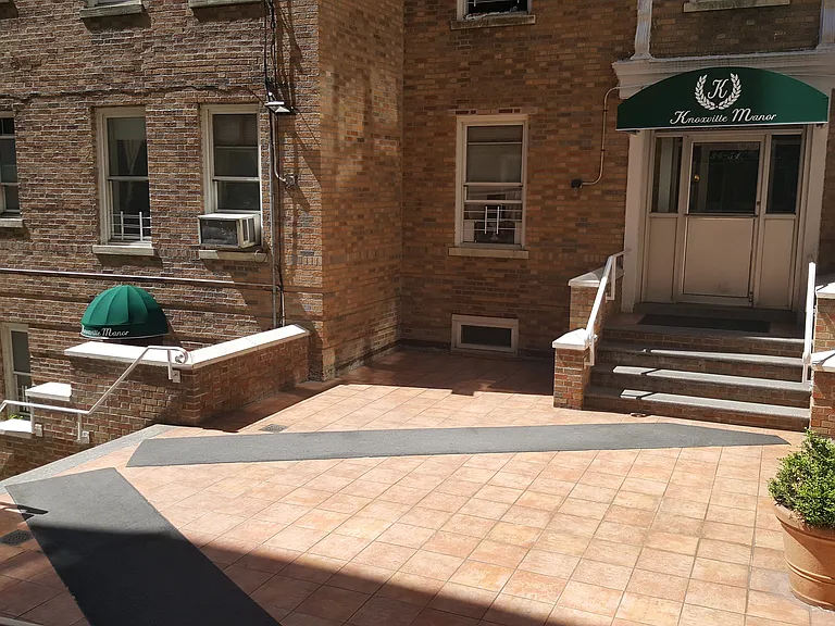 3451 Knox Pl #4B — Photo 6