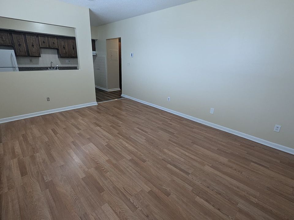 1st image of 104 Lexington Ave #Cc