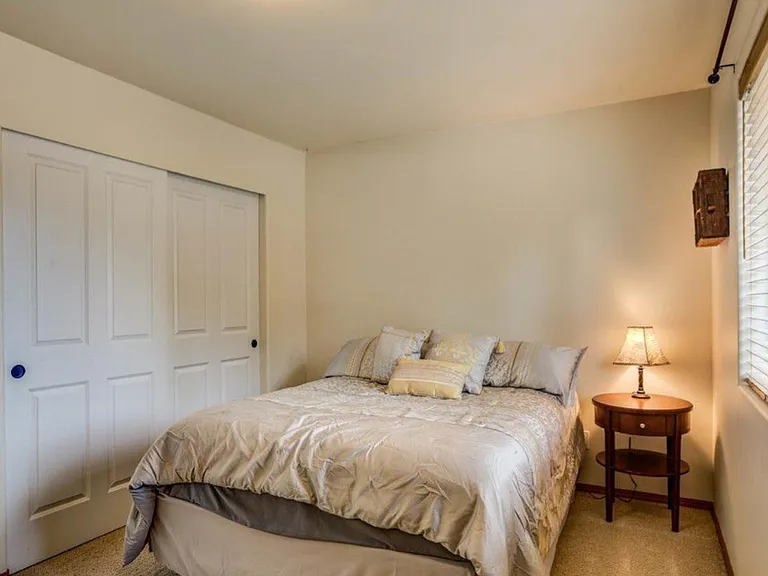 1305 King Dr — Photo 8