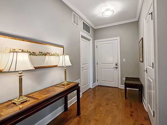 4th image of 7 E Kennedy Ln APT 201
