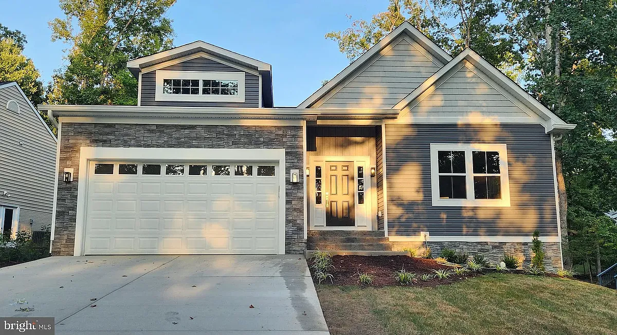 Building Photo - 313 Edgehill Dr