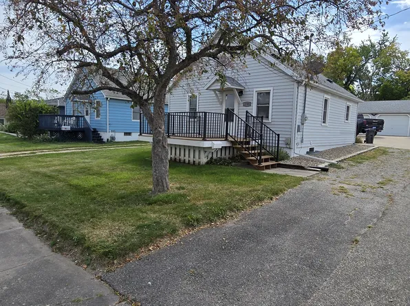 2709 Johnson Ave NW, Cedar Rapids, IA 52405