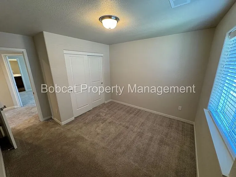914 Garden Ct — Photo 19