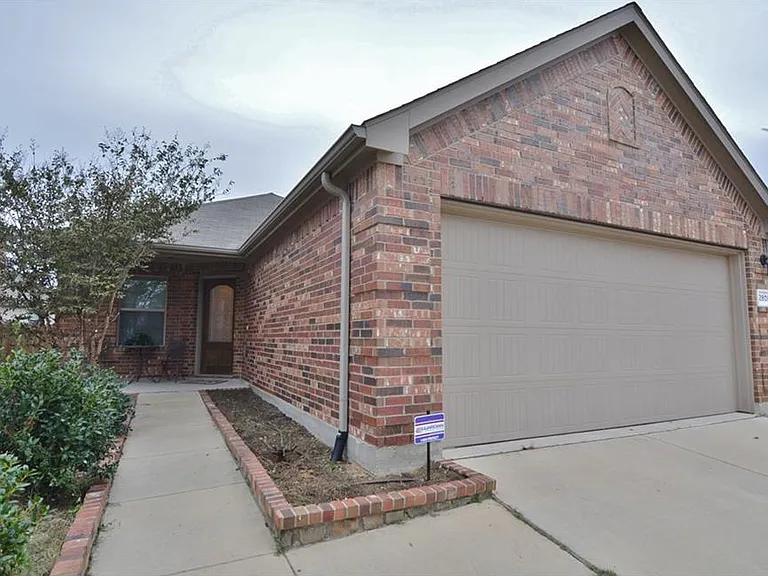 2808 Houston Wood Dr — Photo 3