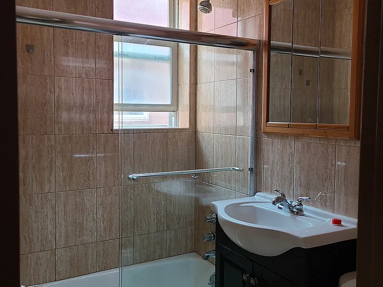 2469 E 22nd St #2 — Photo 5