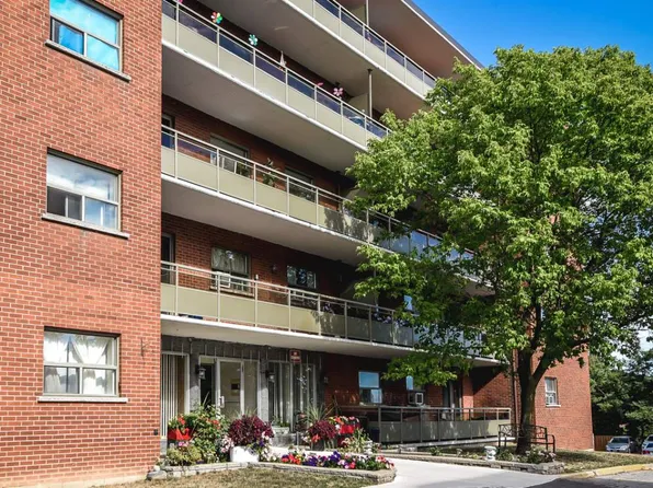 King Manor Apartments, 2583 King St E, Hamilton, ON L8K 1Y4