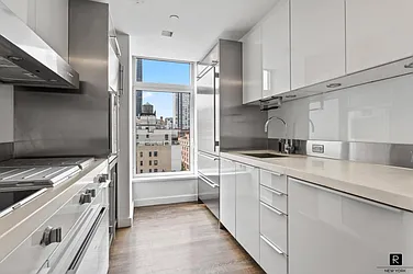 Rented by R New York