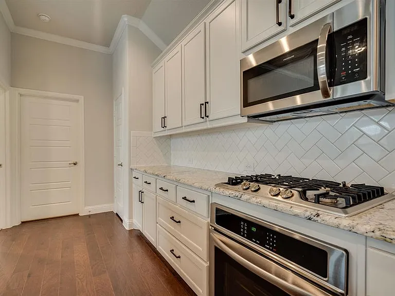 605 Boardwalk Way — Photo 10