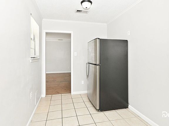 3rd image of 4508 Berrypick Ln S